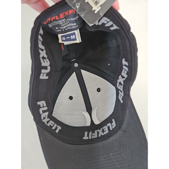 Hurley Flex Fit Black Hat S - M Icon Logo Fall 2011 NWT One And Only Spellout - Picture 3 of 6